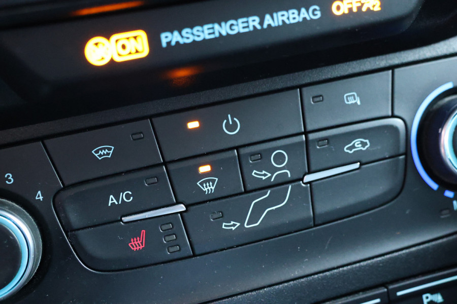 Ford Transit Connect 1.5 EcoBlue 120 PK L2 AUT | ACC | BLIS | Sortimo betimmering | Bi-Xenon | Stoelverwarming | Camera | Trekhaak | Elek. spiegels | 3-Zitter | Nieuwe APK | Dealer onderhouden