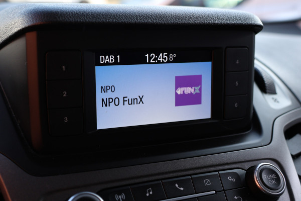 Ford Transit Connect 1.5 EcoBlue 120 PK L2 AUT | ACC | BLIS | Sortimo betimmering | Bi-Xenon | Stoelverwarming | Camera | Trekhaak | Elek. spiegels | 3-Zitter | Nieuwe APK | Dealer onderhouden