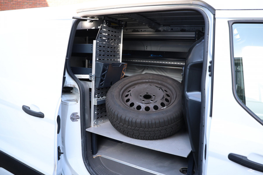 Ford Transit Connect 1.5 EcoBlue 120 PK L2 AUT | ACC | BLIS | Sortimo betimmering | Bi-Xenon | Stoelverwarming | Camera | Trekhaak | Elek. spiegels | 3-Zitter | Nieuwe APK | Dealer onderhouden