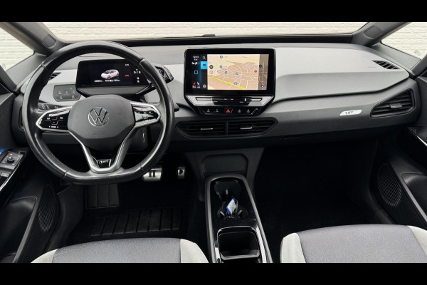 Volkswagen ID.3 First Plus 58 kWh Adaptive cruise Climate Stuur-/stoelverwarming Navi Apple / Android DAB