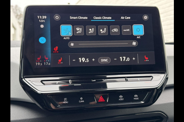Volkswagen ID.3 First Plus 58 kWh Adaptive cruise Climate Stuur-/stoelverwarming Navi Apple / Android DAB