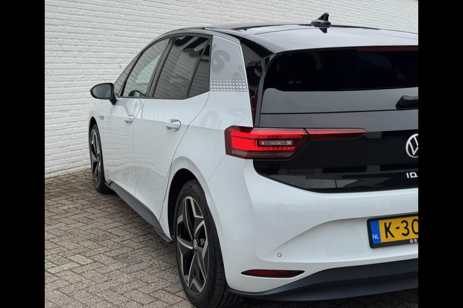 Volkswagen ID.3 First Plus 58 kWh Adaptive cruise Climate Stuur-/stoelverwarming Navi Apple / Android DAB