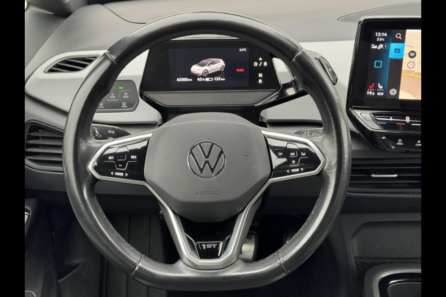Volkswagen ID.3 First Plus 58 kWh Adaptive cruise Climate Stuur-/stoelverwarming Navi Apple / Android DAB