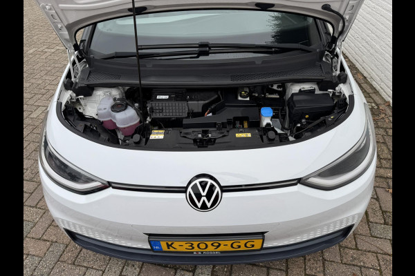 Volkswagen ID.3 First Plus 58 kWh Adaptive cruise Climate Stuur-/stoelverwarming Navi Apple / Android DAB
