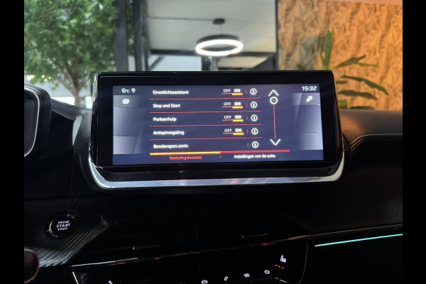 Peugeot 2008 1.2 PureTech GT 155PK Garantie Leder Camera Focal Elek Stoelen StoelVW Blindspot ACC Navi Clima Led Dab Rijklaar