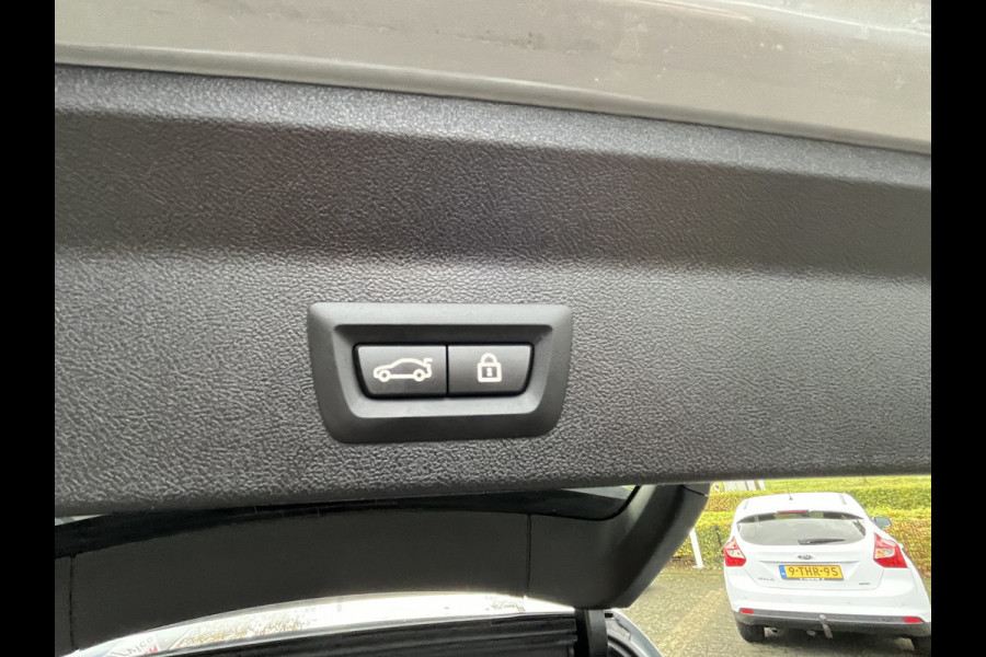 BMW X3 M40i xDrive High Executive M Sport 360pk/265kW Automaat | BTW | M-sportstoelen | Panoramadak | 21 inch | BMW Laser | HUD | Winterset inbegrepen etc. etc.