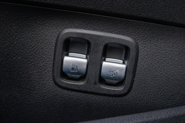 Mercedes-Benz C-Klasse 300 e AMG Line Limited PANO 360 CAMERA ELEKTRISCHE STOEL ADAPTIEF