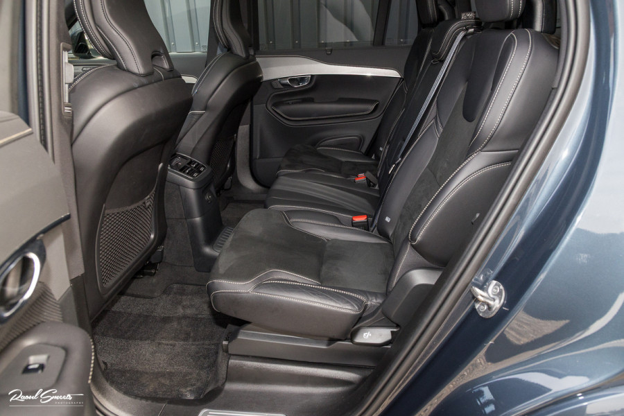 Volvo XC90 2.0 T8 Recharge AWD R-Design | Panorama dak | Zwenkbare trekhaak | Harman Kardon | Adaptieve cruise | Memory |