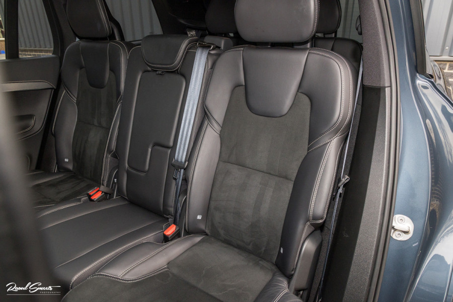 Volvo XC90 2.0 T8 Recharge AWD R-Design | Panorama dak | Zwenkbare trekhaak | Harman Kardon | Adaptieve cruise | Memory |