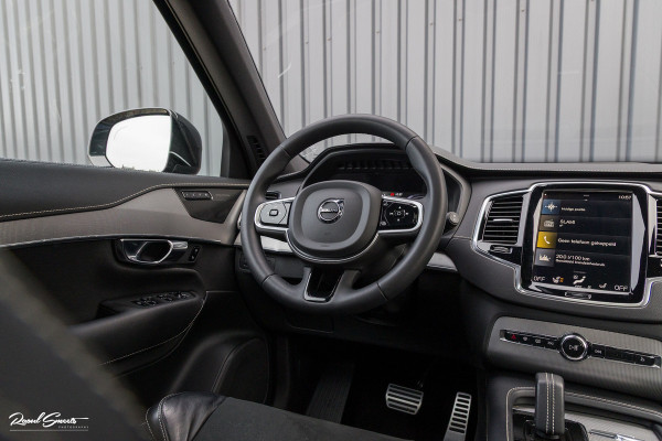 Volvo XC90 2.0 T8 Recharge AWD R-Design | Panorama dak | Zwenkbare trekhaak | Harman Kardon | Adaptieve cruise | Memory |