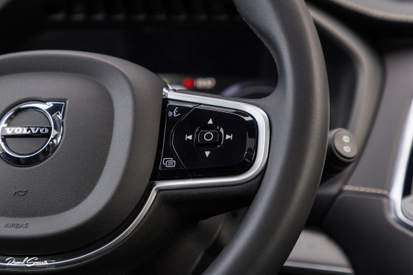 Volvo XC90 2.0 T8 Recharge AWD R-Design | Panorama dak | Zwenkbare trekhaak | Harman Kardon | Adaptieve cruise | Memory |