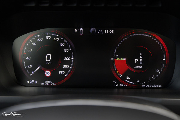 Volvo XC90 2.0 T8 Recharge AWD R-Design | Panorama dak | Zwenkbare trekhaak | Harman Kardon | Adaptieve cruise | Memory |