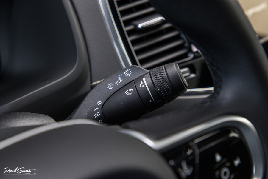 Volvo XC90 2.0 T8 Recharge AWD R-Design | Panorama dak | Zwenkbare trekhaak | Harman Kardon | Adaptieve cruise | Memory |