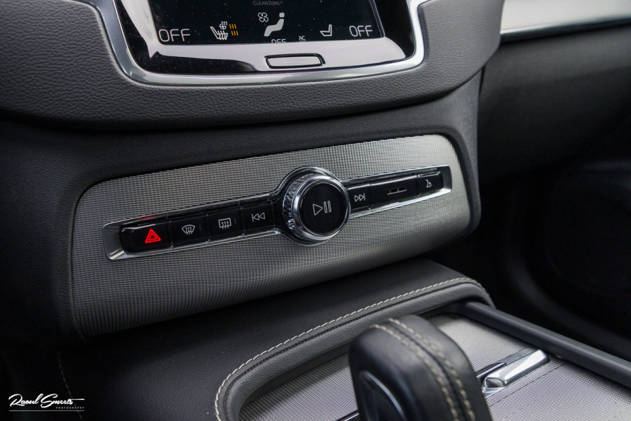 Volvo XC90 2.0 T8 Recharge AWD R-Design | Panorama dak | Zwenkbare trekhaak | Harman Kardon | Adaptieve cruise | Memory |