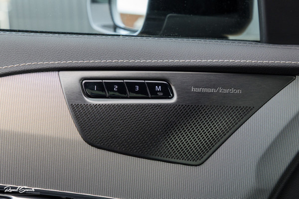 Volvo XC90 2.0 T8 Recharge AWD R-Design | Panorama dak | Zwenkbare trekhaak | Harman Kardon | Adaptieve cruise | Memory |