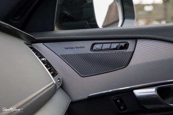Volvo XC90 2.0 T8 Recharge AWD R-Design | Panorama dak | Zwenkbare trekhaak | Harman Kardon | Adaptieve cruise | Memory |