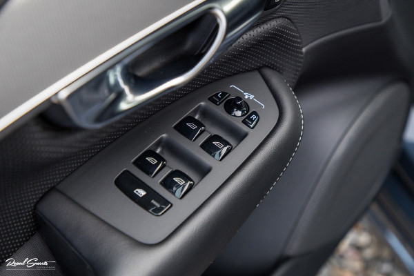 Volvo XC90 2.0 T8 Recharge AWD R-Design | Panorama dak | Zwenkbare trekhaak | Harman Kardon | Adaptieve cruise | Memory |