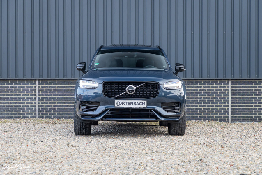 Volvo XC90 2.0 T8 Recharge AWD R-Design | Panorama dak | Zwenkbare trekhaak | Harman Kardon | Adaptieve cruise | Memory |