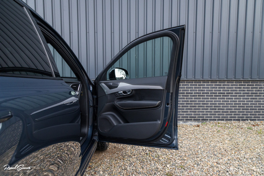 Volvo XC90 2.0 T8 Recharge AWD R-Design | Panorama dak | Zwenkbare trekhaak | Harman Kardon | Adaptieve cruise | Memory |
