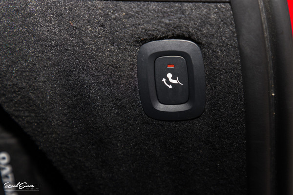 Volvo XC90 2.0 T8 Recharge AWD R-Design | Panorama dak | Zwenkbare trekhaak | Harman Kardon | Adaptieve cruise | Memory |