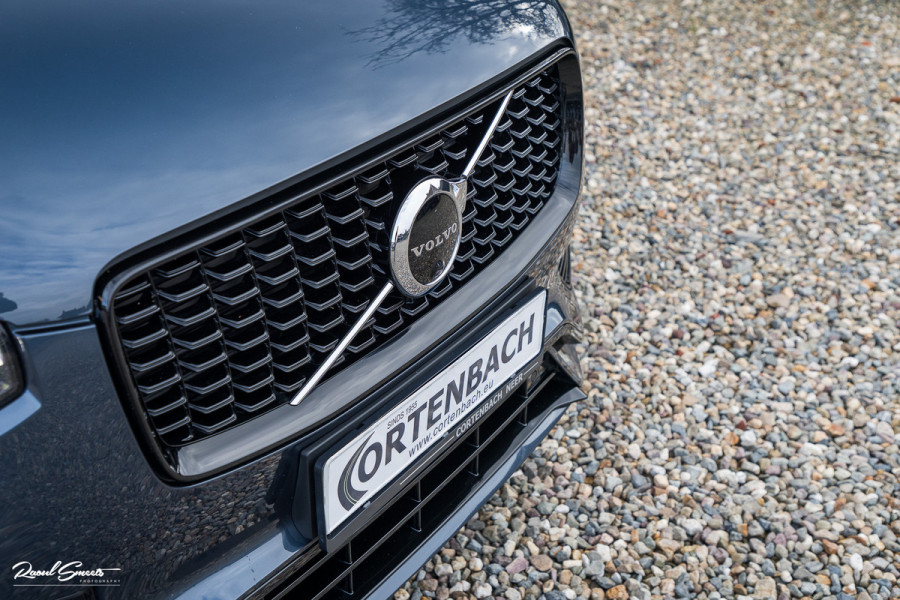 Volvo XC90 2.0 T8 Recharge AWD R-Design | Panorama dak | Zwenkbare trekhaak | Harman Kardon | Adaptieve cruise | Memory |