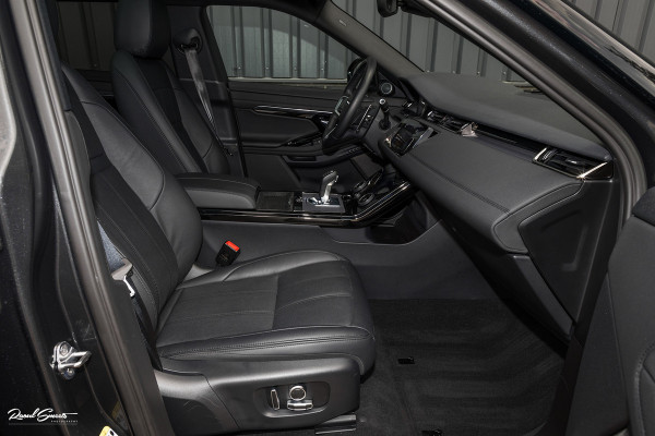 Land Rover Range Rover Evoque 1.5 P300e AWD R-Dynamic SE | Adaptieve cruise | Zwenkbare trekhaak | Premium audio | Apple carplay |