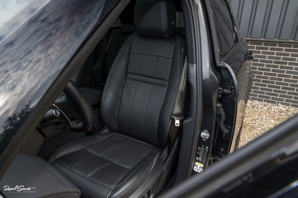 Land Rover Range Rover Evoque 1.5 P300e AWD R-Dynamic SE | Adaptieve cruise | Zwenkbare trekhaak | Premium audio | Apple carplay |