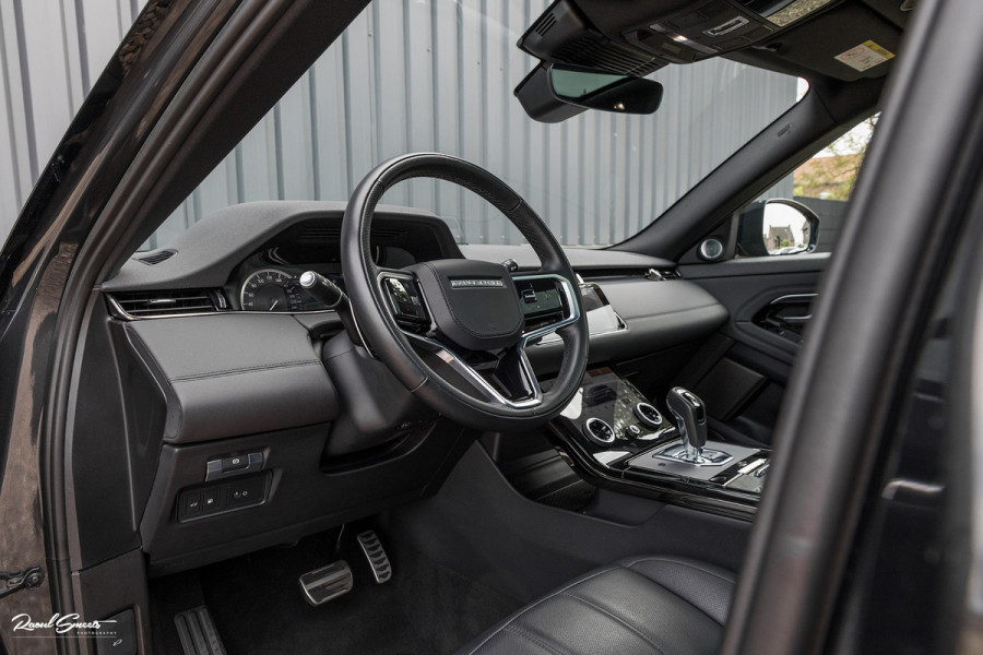 Land Rover Range Rover Evoque 1.5 P300e AWD R-Dynamic SE | Adaptieve cruise | Zwenkbare trekhaak | Premium audio | Apple carplay |