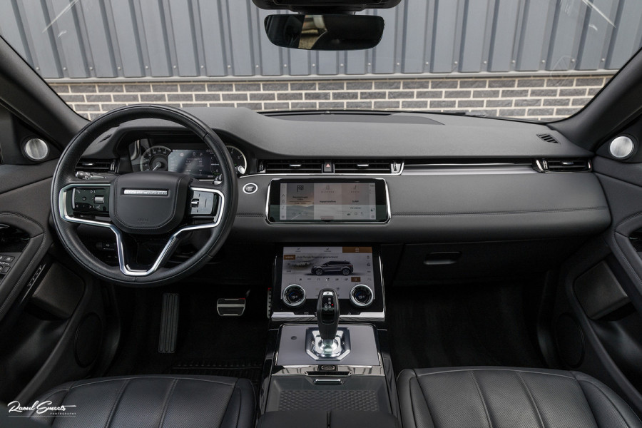 Land Rover Range Rover Evoque 1.5 P300e AWD R-Dynamic SE | Adaptieve cruise | Zwenkbare trekhaak | Premium audio | Apple carplay |