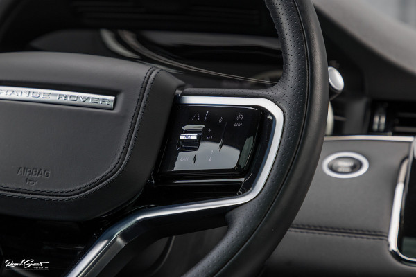 Land Rover Range Rover Evoque 1.5 P300e AWD R-Dynamic SE | Adaptieve cruise | Zwenkbare trekhaak | Premium audio | Apple carplay |