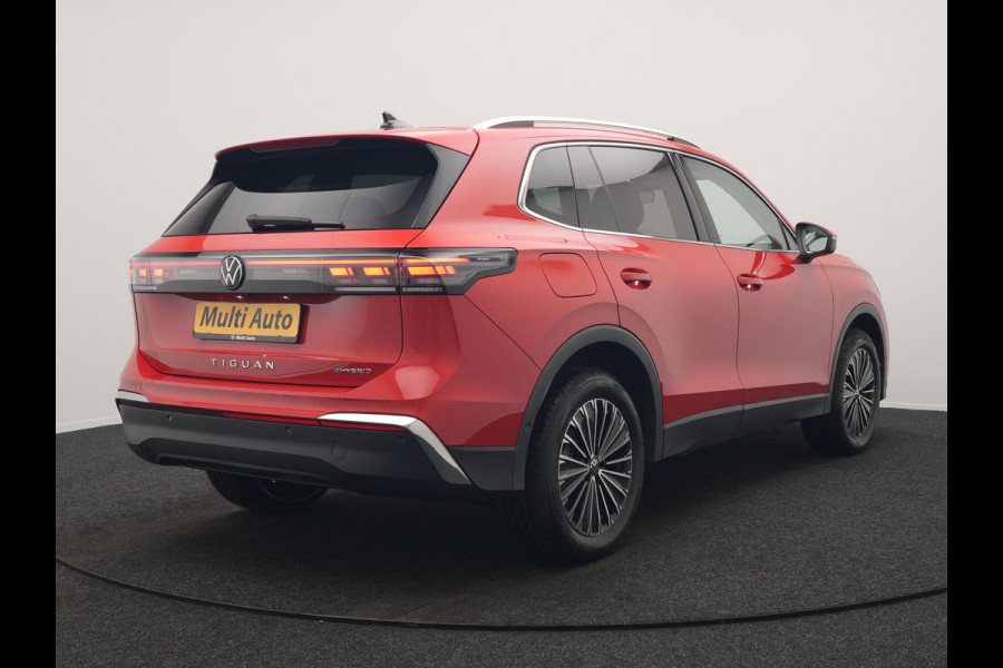 Volkswagen Tiguan 1.5 eHybrid Elegance Plug In Hybrid 204pk Dealer O.H PHEV | Trekhaak af Fabriek | Alcantara Sportstoelen Massage & Verwarmd | Adaptive Cruise | IQ Light & IQ Drive | Parkassist | Keyless | Virtual | Sfeerverlichting |