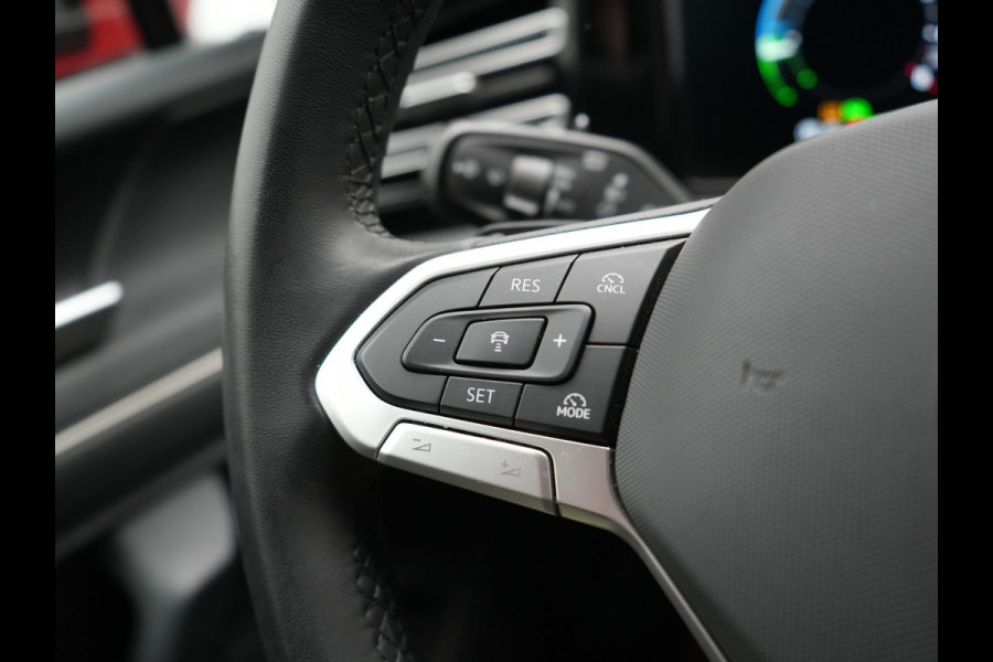 Volkswagen Tiguan 1.5 eHybrid Elegance Plug In Hybrid 204pk Dealer O.H PHEV | Trekhaak af Fabriek | Alcantara Sportstoelen Massage & Verwarmd | Adaptive Cruise | IQ Light & IQ Drive | Parkassist | Keyless | Virtual | Sfeerverlichting |