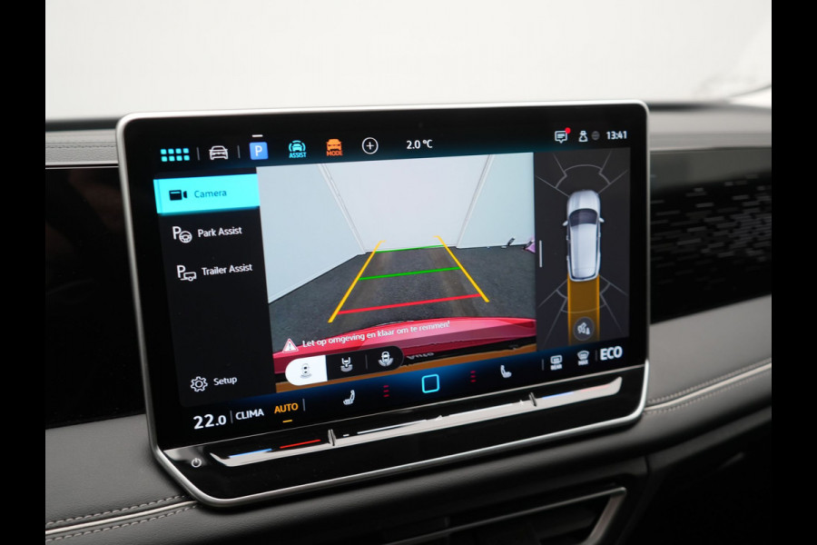 Volkswagen Tiguan 1.5 eHybrid Elegance Plug In Hybrid 204pk Dealer O.H PHEV | Trekhaak af Fabriek | Alcantara Sportstoelen Massage & Verwarmd | Adaptive Cruise | IQ Light & IQ Drive | Parkassist | Keyless | Virtual | Sfeerverlichting |