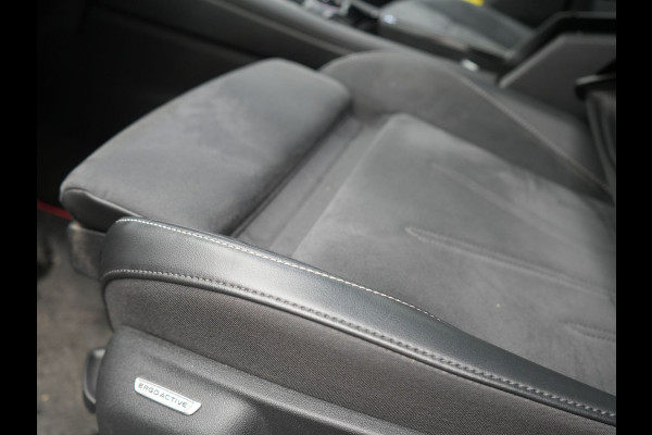 Volkswagen Tiguan 1.5 eHybrid Elegance Plug In Hybrid 204pk Dealer O.H PHEV | Trekhaak af Fabriek | Alcantara Sportstoelen Massage & Verwarmd | Adaptive Cruise | IQ Light & IQ Drive | Parkassist | Keyless | Virtual | Sfeerverlichting |