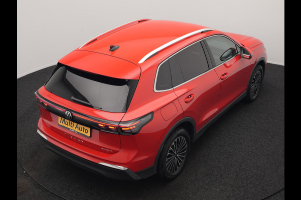 Volkswagen Tiguan 1.5 eHybrid Elegance Plug In Hybrid 204pk Dealer O.H PHEV | Trekhaak af Fabriek | Alcantara Sportstoelen Massage & Verwarmd | Adaptive Cruise | IQ Light & IQ Drive | Parkassist | Keyless | Virtual | Sfeerverlichting |