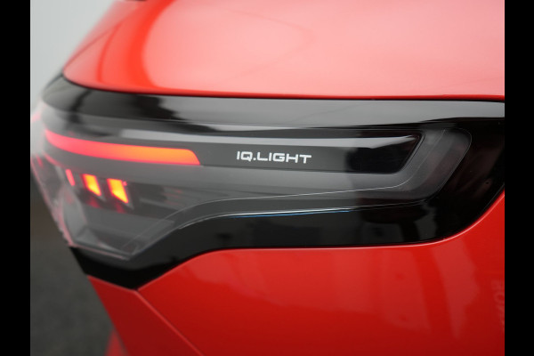 Volkswagen Tiguan 1.5 eHybrid Elegance Plug In Hybrid 204pk Dealer O.H PHEV | Trekhaak af Fabriek | Alcantara Sportstoelen Massage & Verwarmd | Adaptive Cruise | IQ Light & IQ Drive | Parkassist | Keyless | Virtual | Sfeerverlichting |