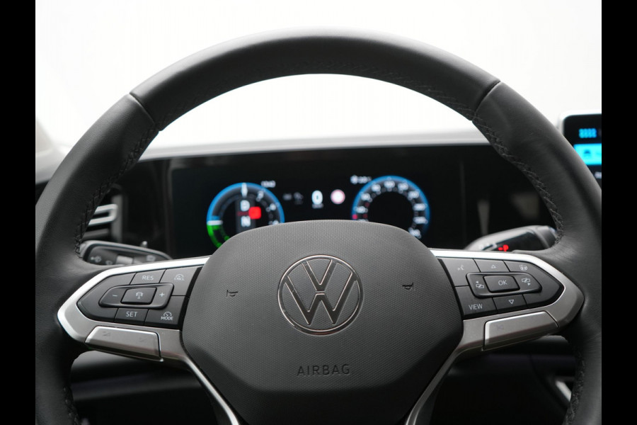 Volkswagen Tiguan 1.5 eHybrid Elegance Plug In Hybrid 204pk Dealer O.H PHEV | Trekhaak af Fabriek | Alcantara Sportstoelen Massage & Verwarmd | Adaptive Cruise | IQ Light & IQ Drive | Parkassist | Keyless | Virtual | Sfeerverlichting |