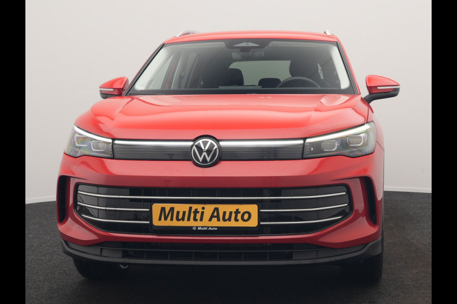 Volkswagen Tiguan 1.5 eHybrid Elegance Plug In Hybrid 204pk Dealer O.H PHEV | Trekhaak af Fabriek | Alcantara Sportstoelen Massage & Verwarmd | Adaptive Cruise | IQ Light & IQ Drive | Parkassist | Keyless | Virtual | Sfeerverlichting |
