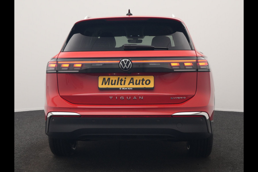 Volkswagen Tiguan 1.5 eHybrid Elegance Plug In Hybrid 204pk Dealer O.H PHEV | Trekhaak af Fabriek | Alcantara Sportstoelen Massage & Verwarmd | Adaptive Cruise | IQ Light & IQ Drive | Parkassist | Keyless | Virtual | Sfeerverlichting |