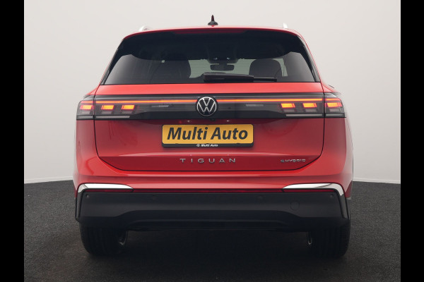 Volkswagen Tiguan 1.5 eHybrid Elegance Plug In Hybrid 204pk Dealer O.H PHEV | Trekhaak af Fabriek | Alcantara Sportstoelen Massage & Verwarmd | Adaptive Cruise | IQ Light & IQ Drive | Parkassist | Keyless | Virtual | Sfeerverlichting |