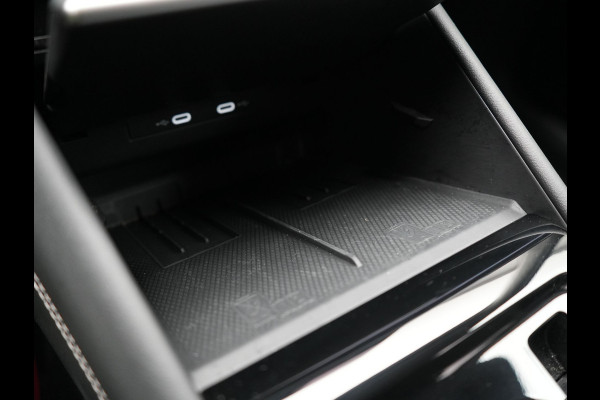 Volkswagen Tiguan 1.5 eHybrid Elegance Plug In Hybrid 204pk Dealer O.H PHEV | Trekhaak af Fabriek | Alcantara Sportstoelen Massage & Verwarmd | Adaptive Cruise | IQ Light & IQ Drive | Parkassist | Keyless | Virtual | Sfeerverlichting |