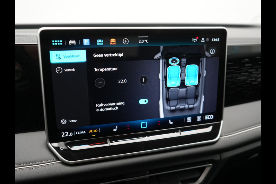 Volkswagen Tiguan 1.5 eHybrid Elegance Plug In Hybrid 204pk Dealer O.H PHEV | Trekhaak af Fabriek | Alcantara Sportstoelen Massage & Verwarmd | Adaptive Cruise | IQ Light & IQ Drive | Parkassist | Keyless | Virtual | Sfeerverlichting |