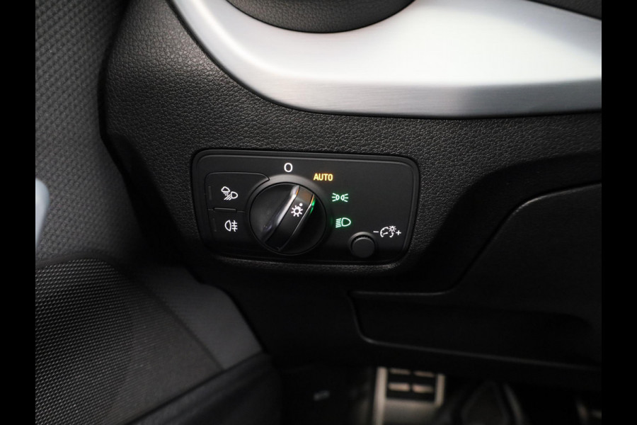 Audi Q2 35 TFSI S Edition | Optiek pakket zwart plus | Privacy glas | Stoelverwarming voorin | Audi Soundsysteem |