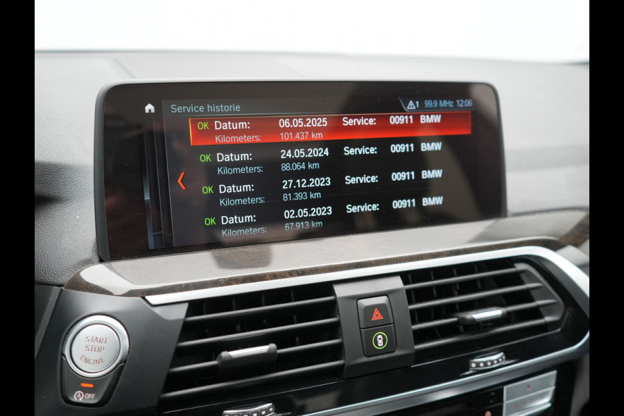 BMW X3 xDrive20i M Sport Shadow 184pk Dealer O.H | Trekhaak af Fabriek | Panodak | Adaptive Cruise | Sportstoelen Memory | Harman Kardon |  Head Up | 19"L.M | BLIS |