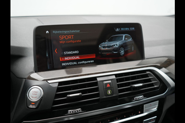 BMW X3 xDrive20i M Sport Shadow 184pk Dealer O.H | Trekhaak af Fabriek | Panodak | Adaptive Cruise | Sportstoelen Memory | Harman Kardon |  Head Up | 19"L.M | BLIS |