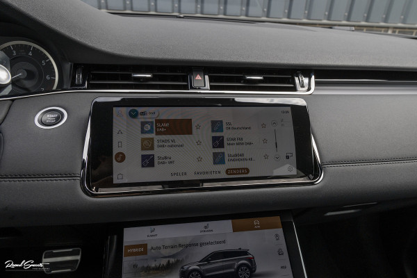 Land Rover Range Rover Evoque 1.5 P300e AWD R-Dynamic SE | Adaptieve cruise | Zwenkbare trekhaak | Premium audio | Apple carplay |