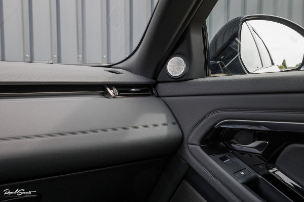 Land Rover Range Rover Evoque 1.5 P300e AWD R-Dynamic SE | Adaptieve cruise | Zwenkbare trekhaak | Premium audio | Apple carplay |