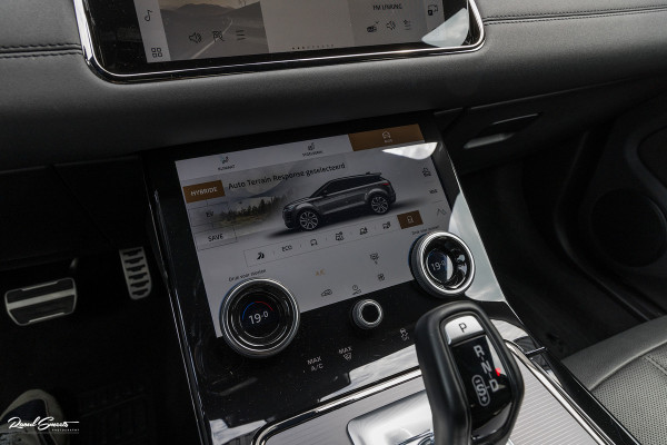 Land Rover Range Rover Evoque 1.5 P300e AWD R-Dynamic SE | Adaptieve cruise | Zwenkbare trekhaak | Premium audio | Apple carplay |