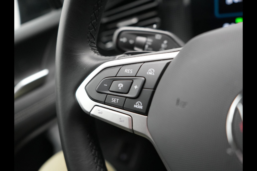 Volkswagen Tiguan 1.5 eHybrid Life Edition Plug In Hybrid 204pk Dealer O.H PHEV | Trekhaak af Fabriek | Adaptive Cruise | Parkassist | IQ Drive | Stuur & Stoelverwarming | Apple Carplay | Virtual | BLIS | Camera | Sfeerverlichting |