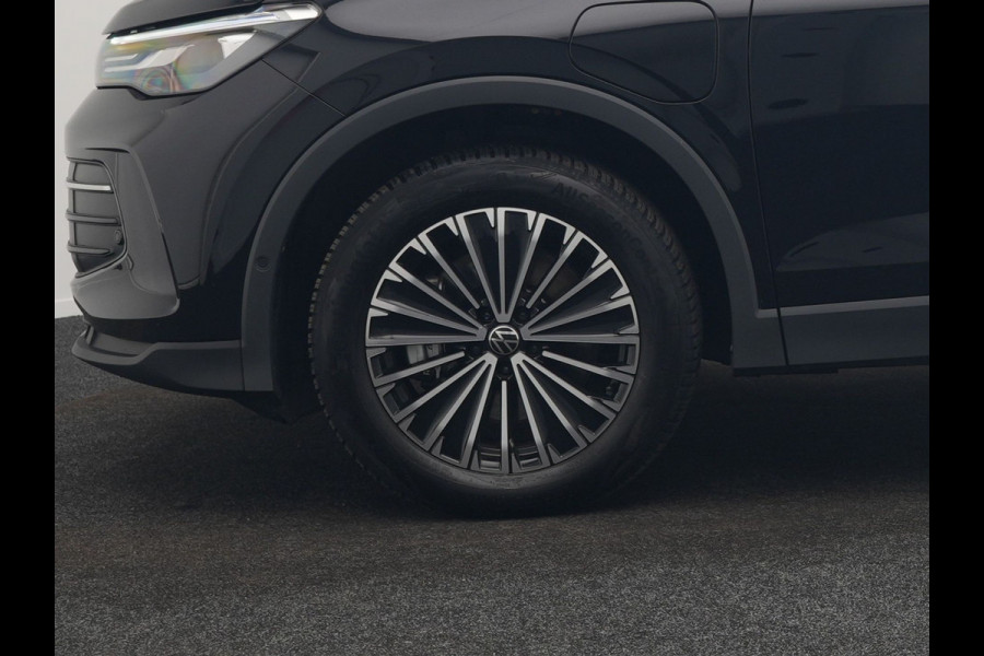 Volkswagen Tiguan 1.5 eHybrid Life Edition Plug In Hybrid 204pk Dealer O.H PHEV | Trekhaak af Fabriek | Adaptive Cruise | Parkassist | IQ Drive | Stuur & Stoelverwarming | Apple Carplay | Virtual | BLIS | Camera | Sfeerverlichting |